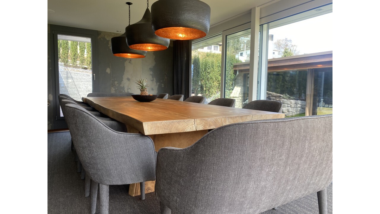 Teak Table und Umekomi chairs & bench