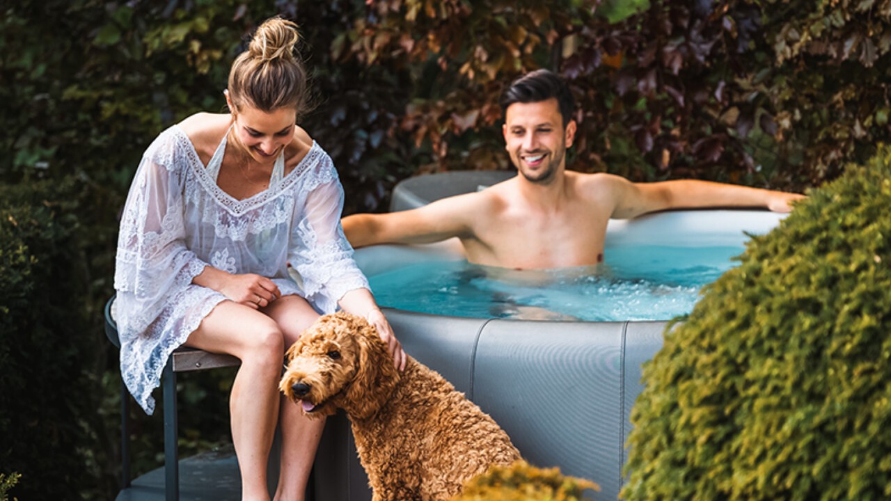 Softub Whirlpool im Garten