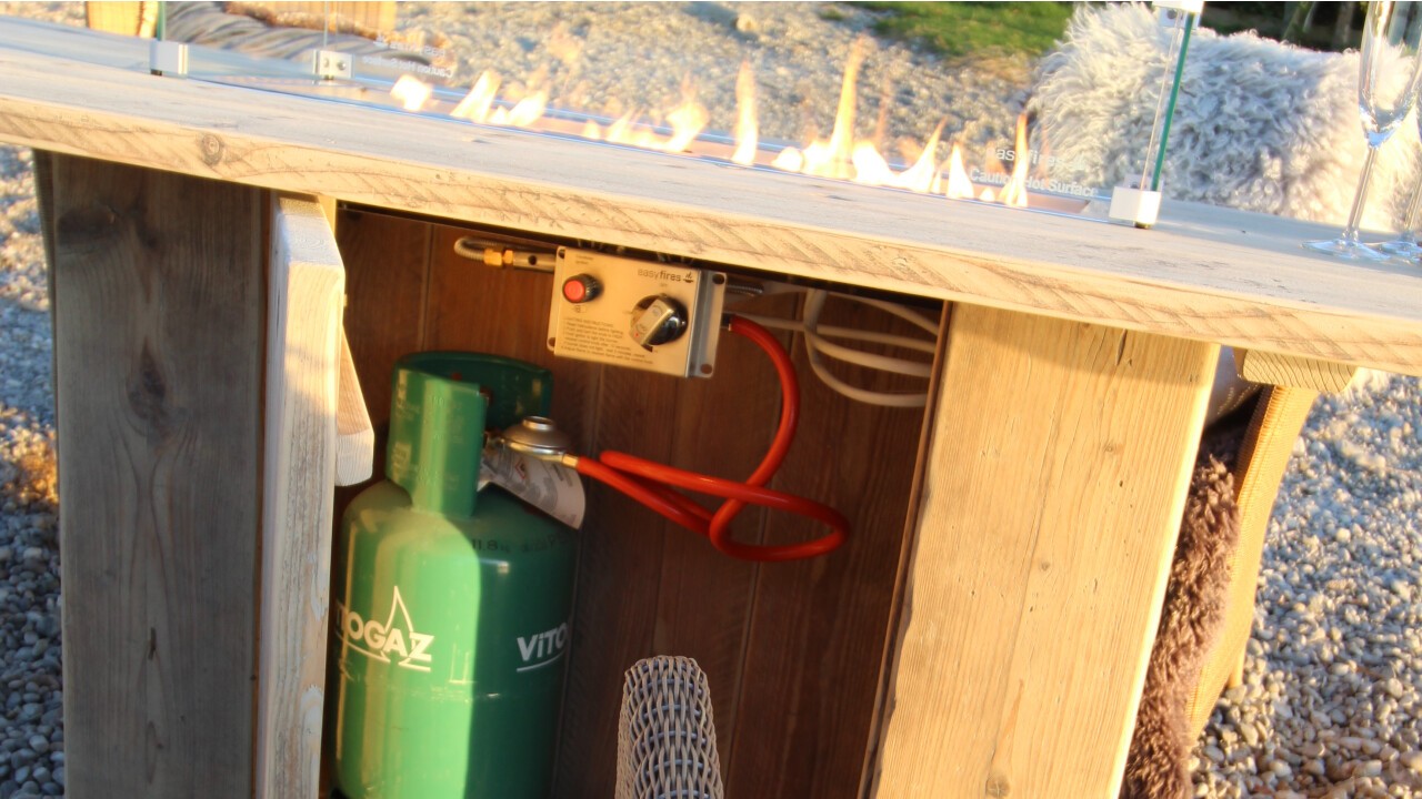 Sockel mit Stauraum für Gasflasche