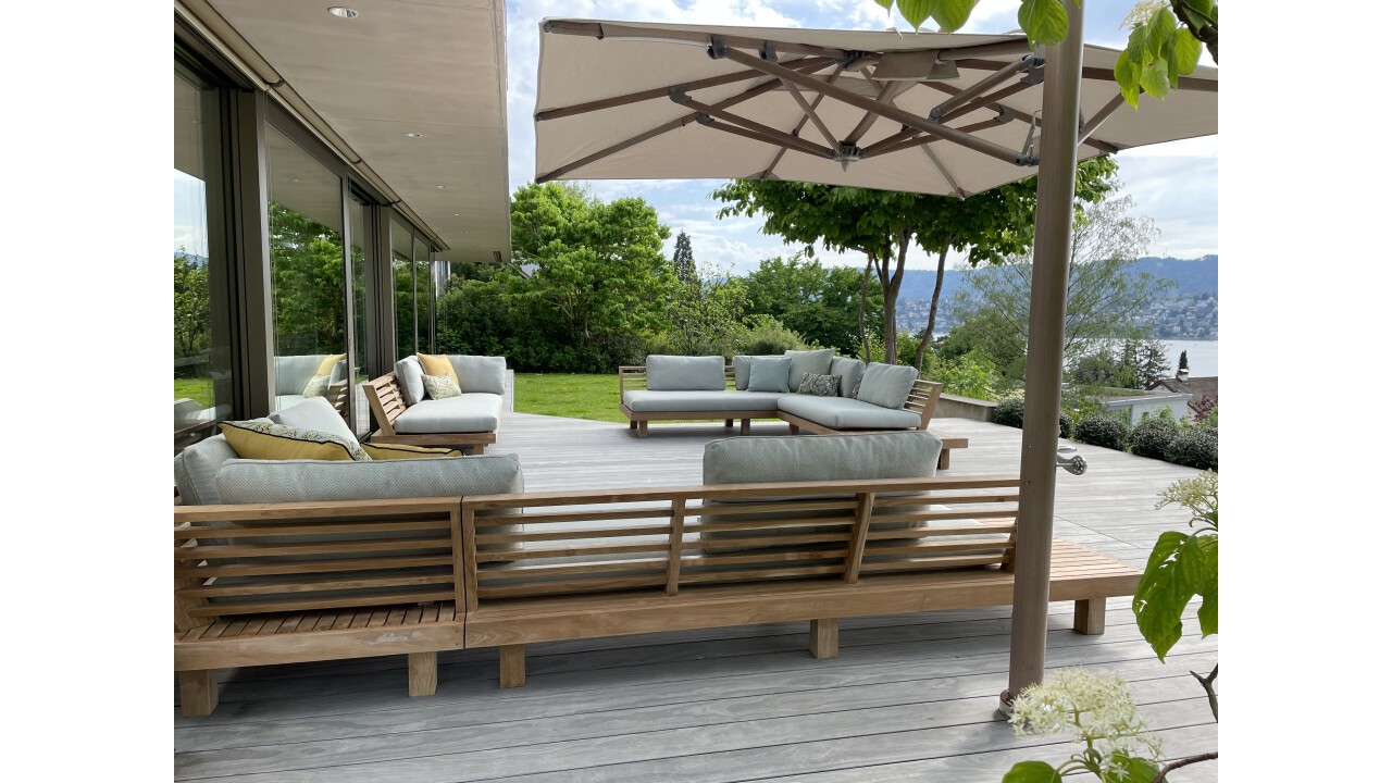 Teak Akira Lounge, Tuuci umbrella and weatherproof cushions