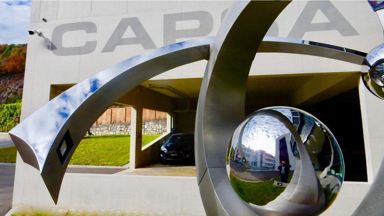 Edelstahl Skulptur "Depuis Toujours" - Capsa La Neuveville