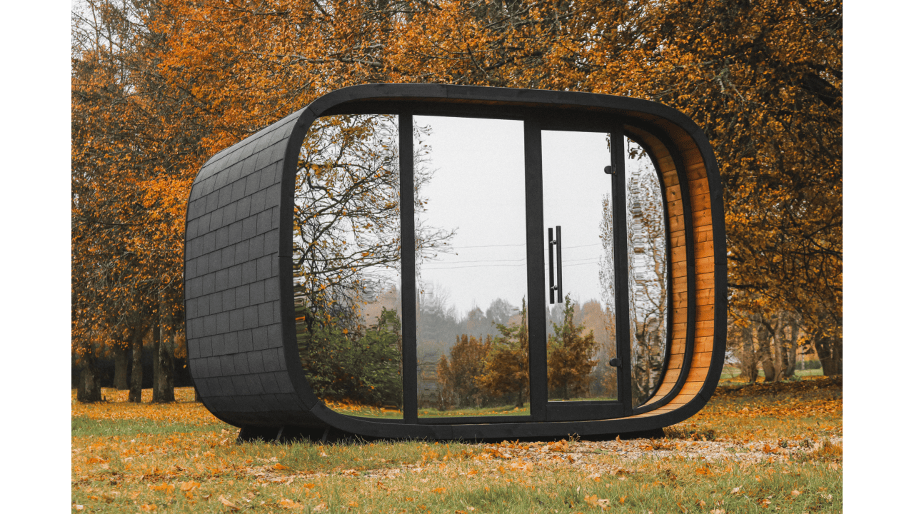 The Round Cube Sauna Helin impresses with its elegance combined with the natural.