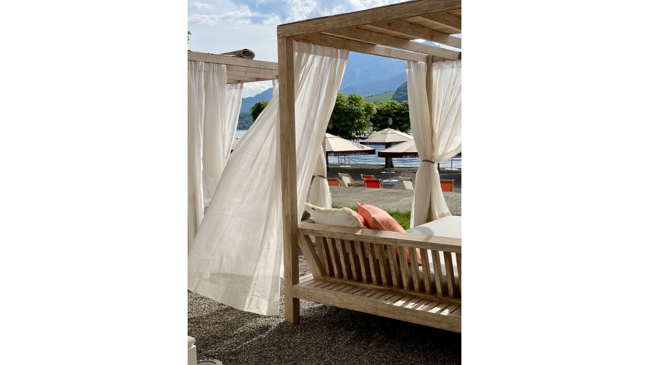 Teak Sakura Daybed special Edition for Hotel Hermitage Luzern