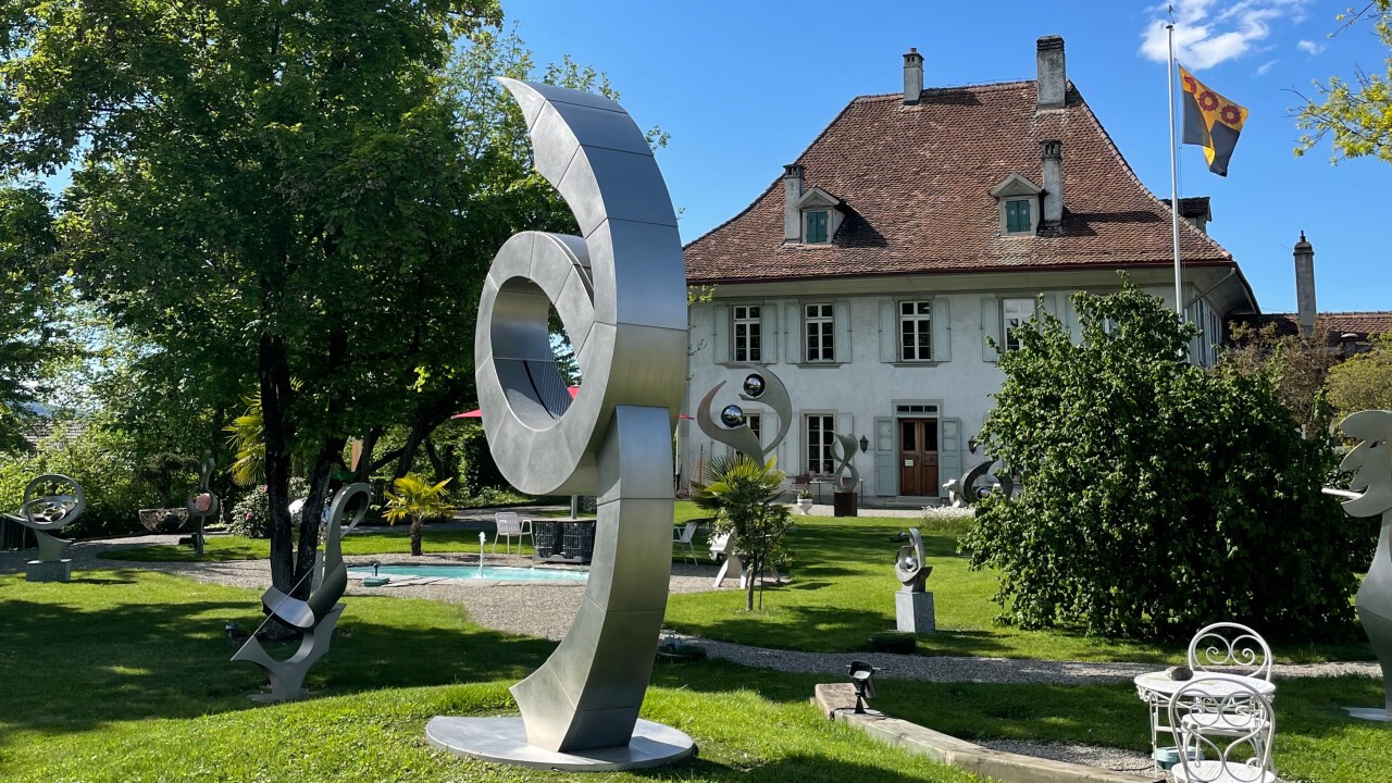 Sculpturepark - Stainless-steel-sculpture "Swing"