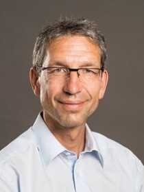 Dr. Claus Thumm