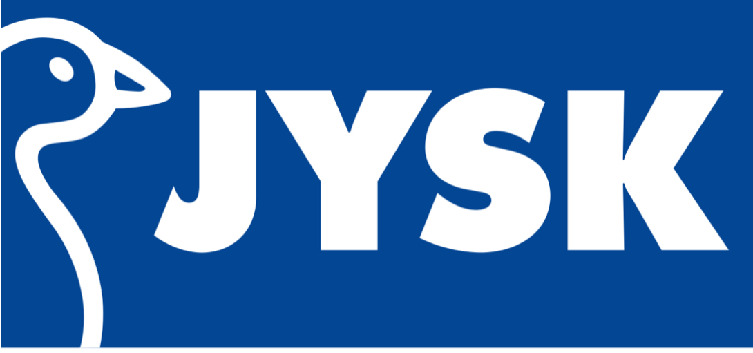 JYSK-Logo mit einem stilisierten weißen Gänsekopf auf der linken Seite und fettem weißen JYSK-Text auf blauem Hintergrund.