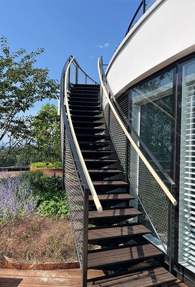 Winkler Aussenhandlauf gebogen Dachterrasse