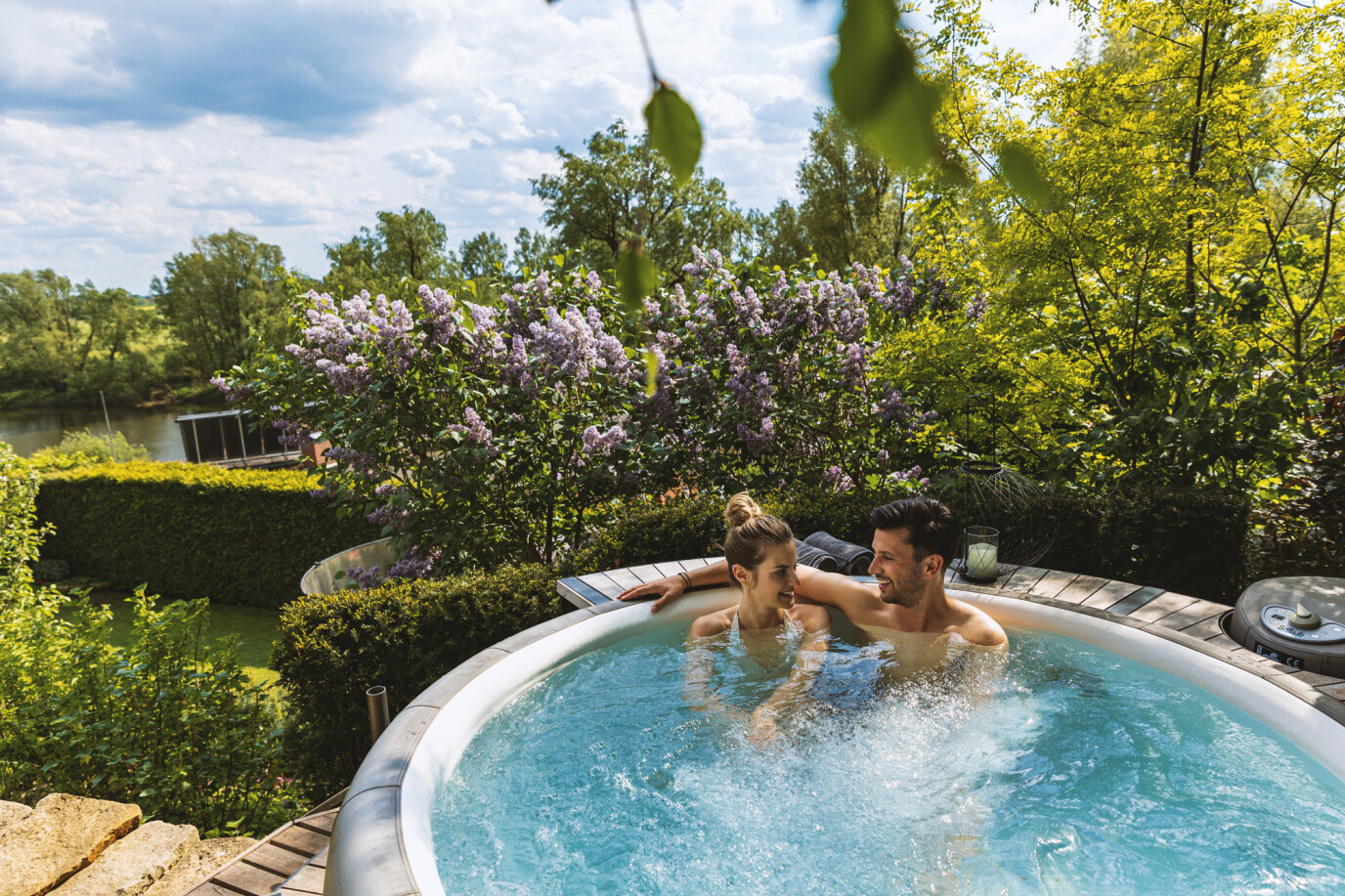 Softub Whirlpool im Traumgarten